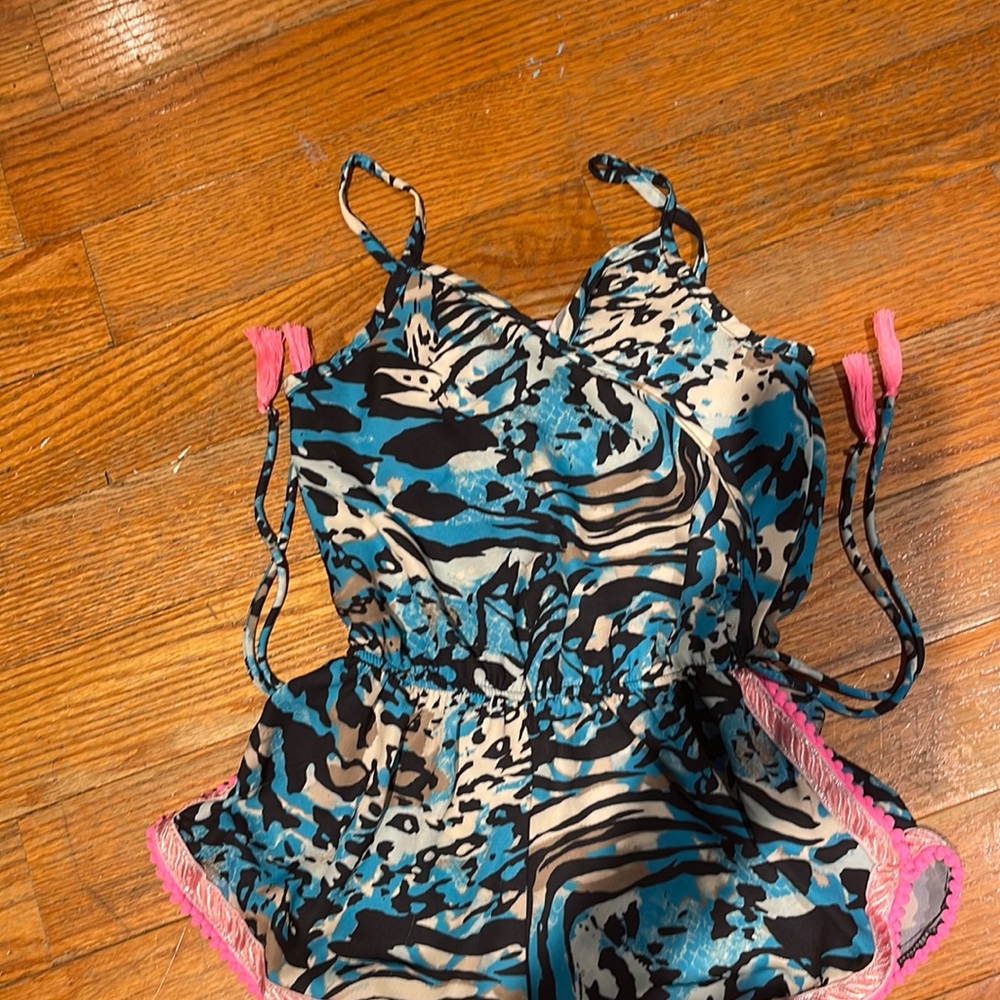 One peice tank short